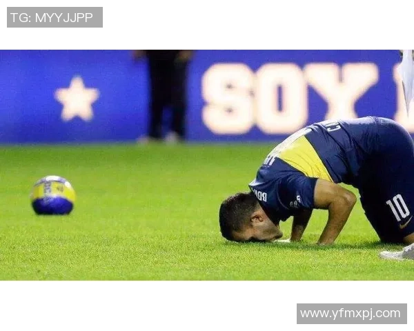 足球明星街头闲逛 亲民日常大揭秘 星光背后的真实一面